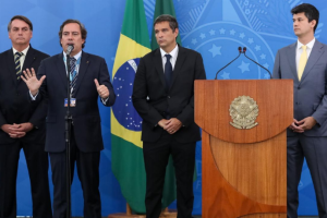 Pedro Duarte Guimarães evidencia a rapidez histórica do Auxílio Emergencial, com apenas oito dias para começar a pagar milhões de brasileiros.