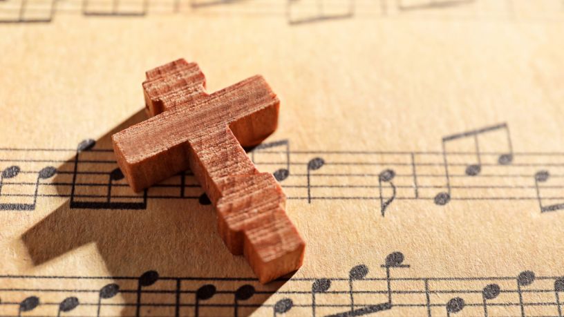 Para Jose Eduardo De Oliveira e Silva, a música iluminada pela fé torna-se caminho de beleza, formação interior e renovação da esperança.