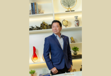 A otoplastia é indicada para correções estéticas e funcionais das orelhas, com pós-operatório simples, destaca Milton Seigi Hayashi.