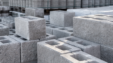 Normas técnicas aplicadas a blocos de concreto: O que o comprador precisa saber? Confira os principais requisitos de conformidade com a orientação de Valderci Malagosini Machado.