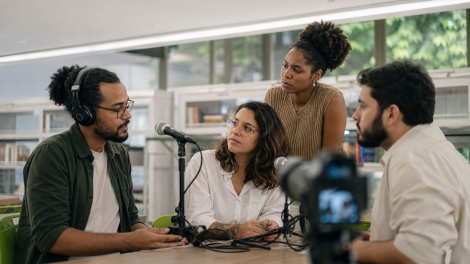 Pesquisadores participam de atividade de comunicação científica em ambiente universitário no Maranhão