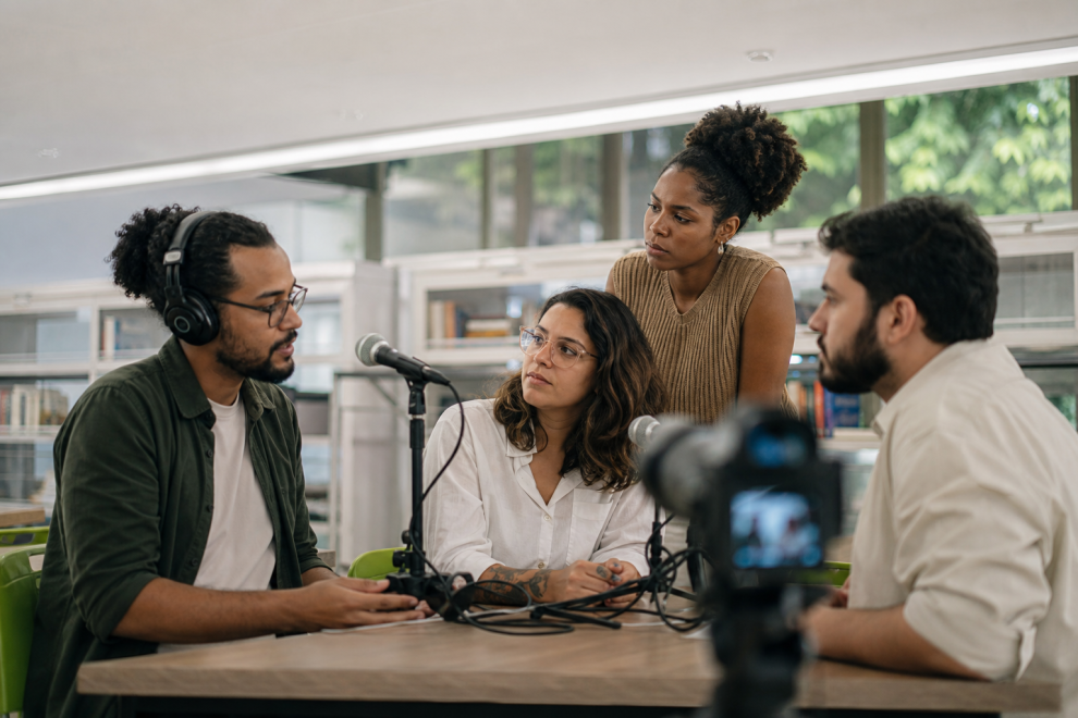 Pesquisadores participam de atividade de comunicação científica em ambiente universitário no Maranhão